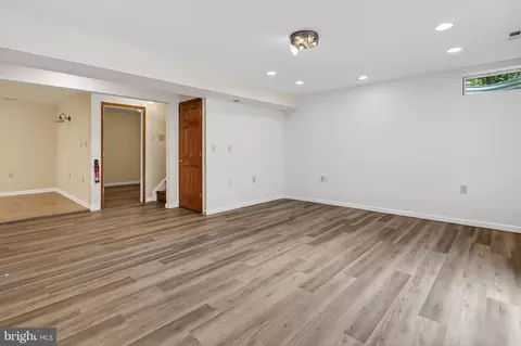 Living - 25825 Spring Farm Cir, Chantilly, VA 20152 photo 17 of 17