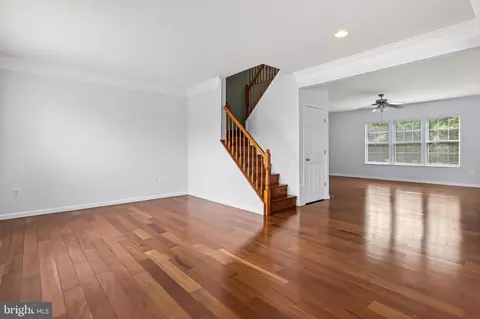 Living - 25825 Spring Farm Cir, Chantilly, VA 20152 photo 1 of 17
