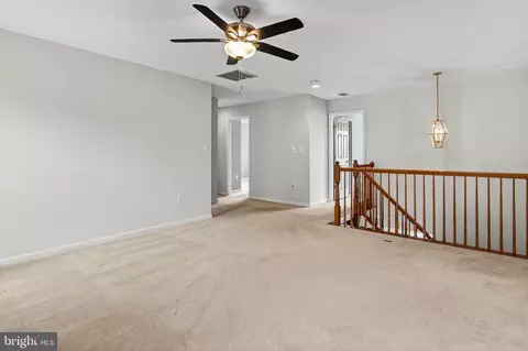 Entry Way - 25825 Spring Farm Cir, Chantilly, VA 20152 photo 1 of 2