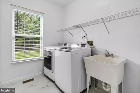 Other - 25825 Spring Farm Cir, Chantilly, VA 20152 photo 6 of 21