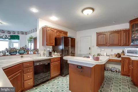 Kitchen - 20711 Blueridge Mountain Rd, Paris, VA 20130 photo 4 of 6