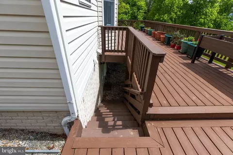 Exterior - 20711 Blueridge Mountain Rd, Paris, VA 20130 photo 12 of 20