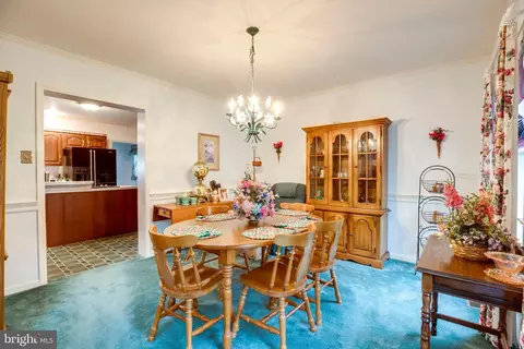Dining - 20711 Blueridge Mountain Rd, Paris, VA 20130 photo 5 of 6