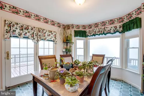 Dining - 20711 Blueridge Mountain Rd, Paris, VA 20130 photo 6 of 6