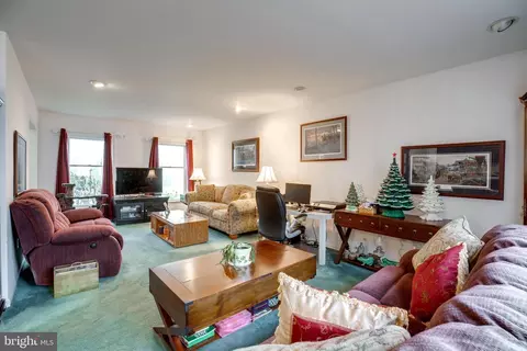Living - 20711 Blueridge Mountain Rd, Paris, VA 20130 photo 1 of 1
