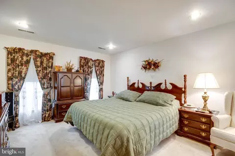 Bedroom - 20711 Blueridge Mountain Rd, Paris, VA 20130 photo 5 of 6