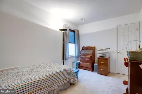 Bedroom - 20711 Blueridge Mountain Rd, Paris, VA 20130 photo 4 of 6