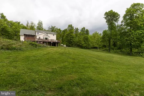 Exterior - 20711 Blueridge Mountain Rd, Paris, VA 20130 photo 13 of 20