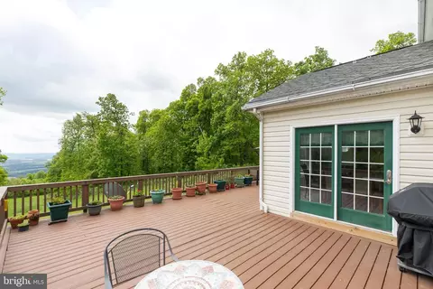 Exterior - 20711 Blueridge Mountain Rd, Paris, VA 20130 photo 6 of 20
