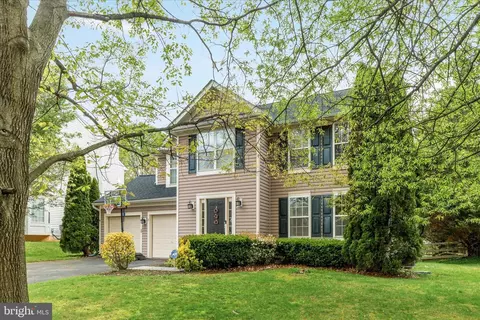 17292 Magic Mountain Dr, Round Hill, VA 20141