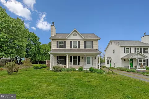 3 New Cut Rd, Round Hill, VA 20141