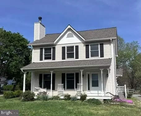 3 New Cut Rd, Round Hill, VA 20141