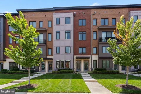 23685 Hopewell Manor Ter, Ashburn, VA 20148