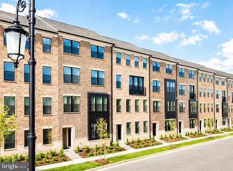 42661 Darala Dr, Ashburn, VA 20147