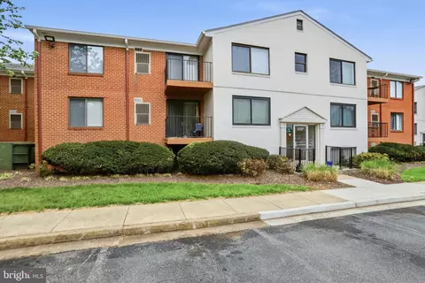 125 Clubhouse Dr SW # -P, Leesburg, VA 20175