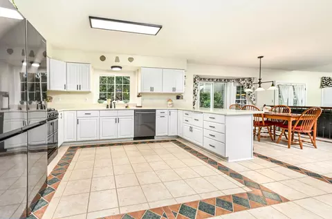 Kitchen - 20595 Shadow Woods Ct, Sterling, VA 20165 photo 1 of 4