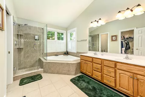Bath - 20595 Shadow Woods Ct, Sterling, VA 20165 photo 1 of 5