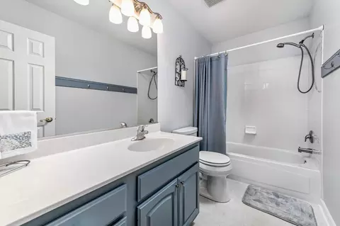 Bath - 20595 Shadow Woods Ct, Sterling, VA 20165 photo 4 of 5