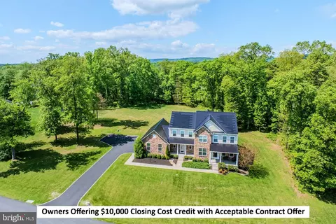 14963 Creek Point Ct, Hillsboro, VA 20132