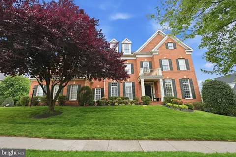 18777 Upper Meadow Dr, Leesburg, VA 20176
