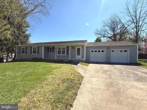 114 Birch St NE, Leesburg, VA 20176