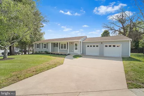 114 Birch St NE, Leesburg, VA 20176