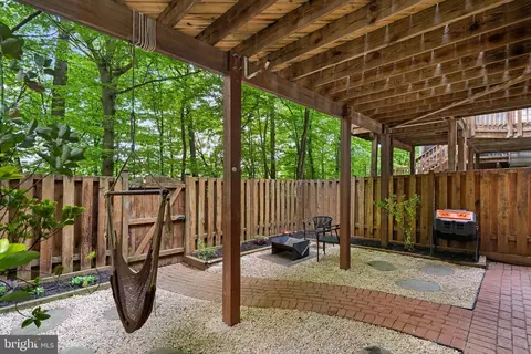 Exterior - 20695 Riptide Sq, Sterling, VA 20165 photo 5 of 6