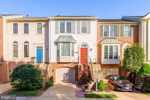 46895 Rabbitrun Ter, Sterling, VA 20164