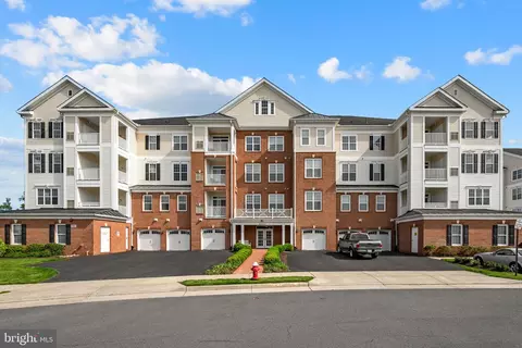 44605 York Crest Ter #300, Ashburn, VA 20147