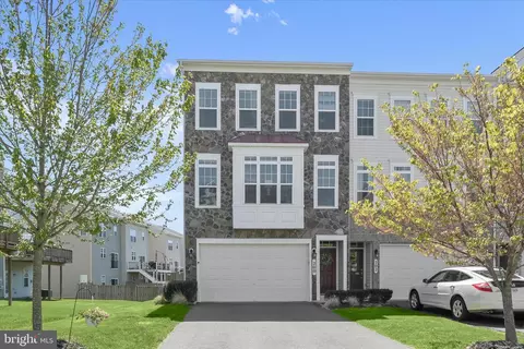 200 Miles Hawk Ter, Purcellville, VA 20132