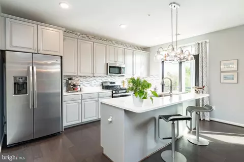 1414 Ribbon Limestone Ter SE #E-204, Leesburg, VA 20175