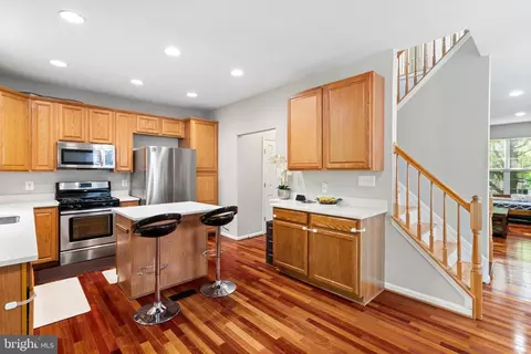 Kitchen - 21654 Frame Sq, Broadlands, VA 20148 photo 3 of 4