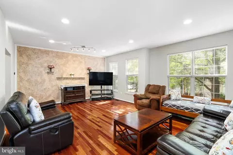 Living - 21654 Frame Sq, Broadlands, VA 20148 photo 1 of 4