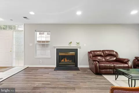 Living - 21654 Frame Sq, Broadlands, VA 20148 photo 4 of 4