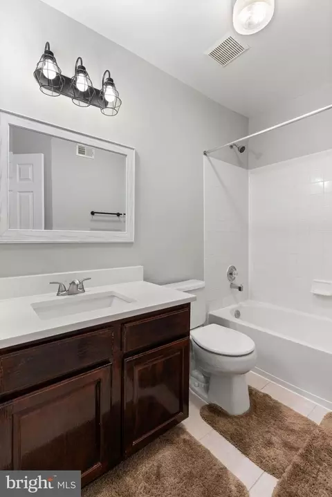 Bath - 21654 Frame Sq, Broadlands, VA 20148 photo 1 of 3