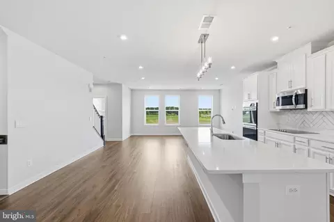 2214 Abboccato Ter SE, Leesburg, VA 20175