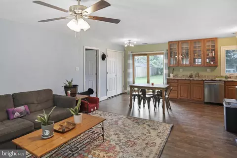Other - 402 Williamsburg Rd, Sterling, VA 20164 photo 5 of 12