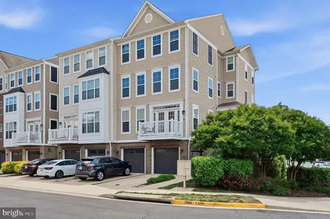 42167 Canary Grass Sq, Aldie, VA 20105
