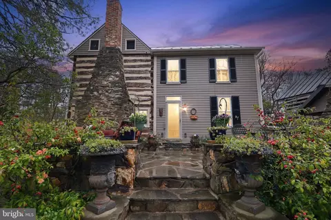 37275 Charles Town Pike, Hillsboro, VA 20132