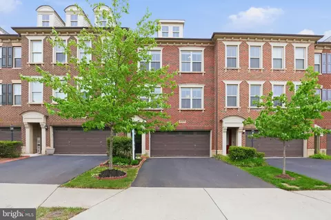 42537 Dreamweaver Dr, Brambleton, VA 20148