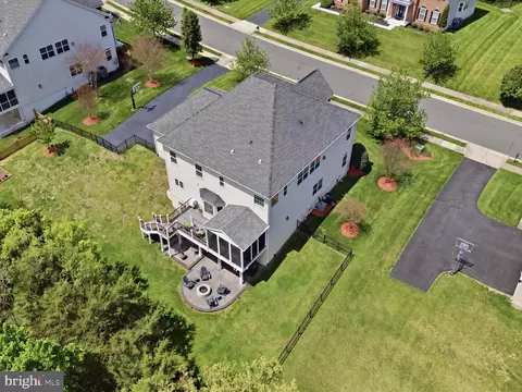 View/Area - 41961 Riding Mill Pl, Ashburn, VA 20148 photo 1 of 10