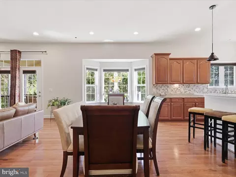 Dining - 41961 Riding Mill Pl, Ashburn, VA 20148 photo 4 of 5