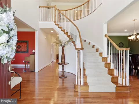 Entry Way - 41961 Riding Mill Pl, Ashburn, VA 20148 photo 2 of 8
