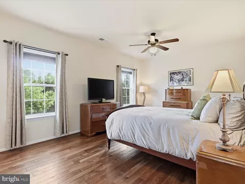 Bedroom - 41961 Riding Mill Pl, Ashburn, VA 20148 photo 6 of 6