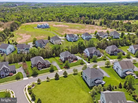 View/Area - 41961 Riding Mill Pl, Ashburn, VA 20148 photo 7 of 10