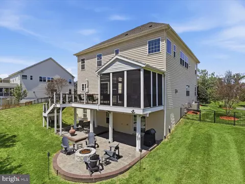 Exterior - 41961 Riding Mill Pl, Ashburn, VA 20148 photo 8 of 12
