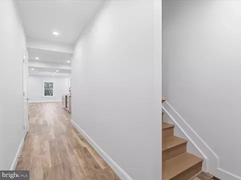 Entry Way - 41961 Riding Mill Pl, Ashburn, VA 20148 photo 5 of 8