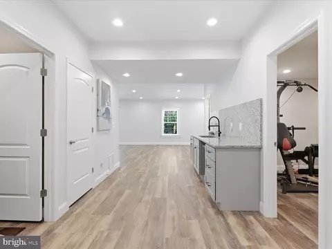 Entry Way - 41961 Riding Mill Pl, Ashburn, VA 20148 photo 6 of 8