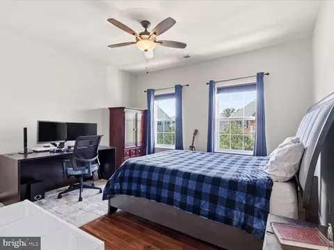 Bedroom - 41961 Riding Mill Pl, Ashburn, VA 20148 photo 4 of 6