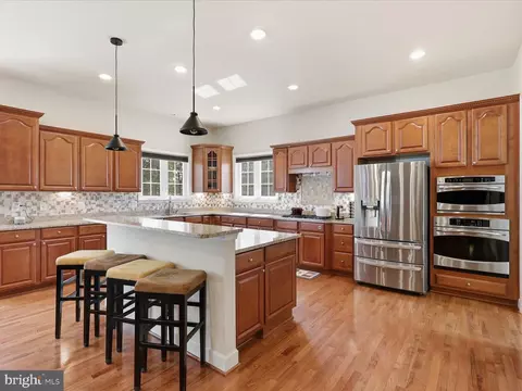 Kitchen - 41961 Riding Mill Pl, Ashburn, VA 20148 photo 2 of 8